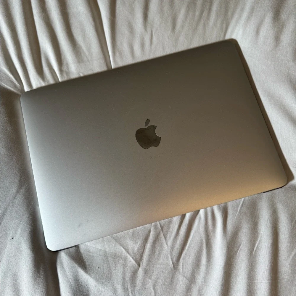 MacBook Pro 13in - Silver
